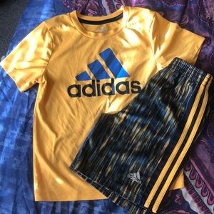 ☺️ Adidas Mustard Matching Fit